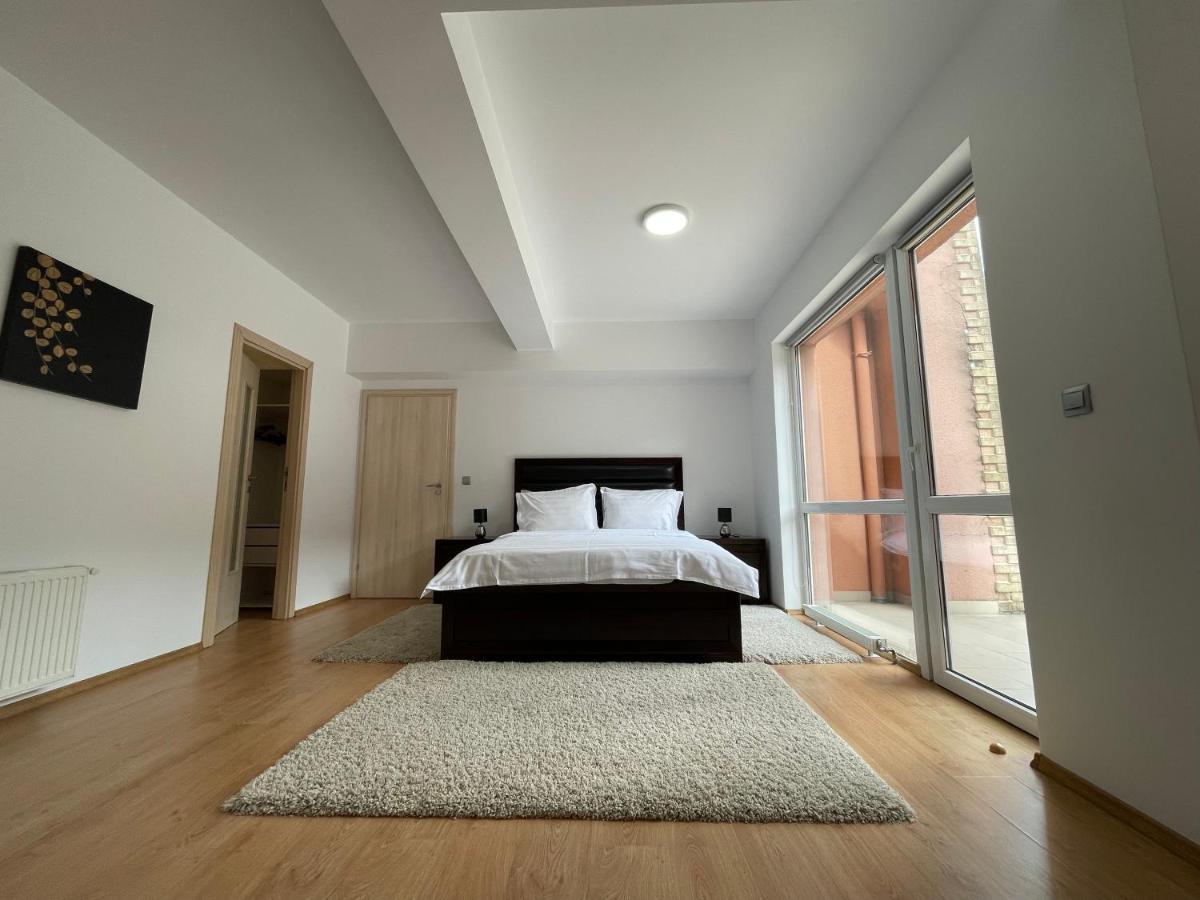 شقة Kyra Luxury Penthouse سِنايا المظهر الخارجي الصورة