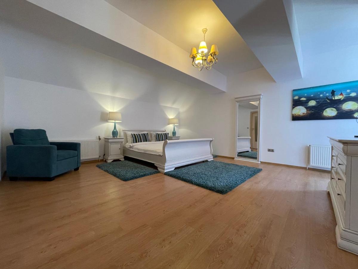 شقة Kyra Luxury Penthouse سِنايا المظهر الخارجي الصورة