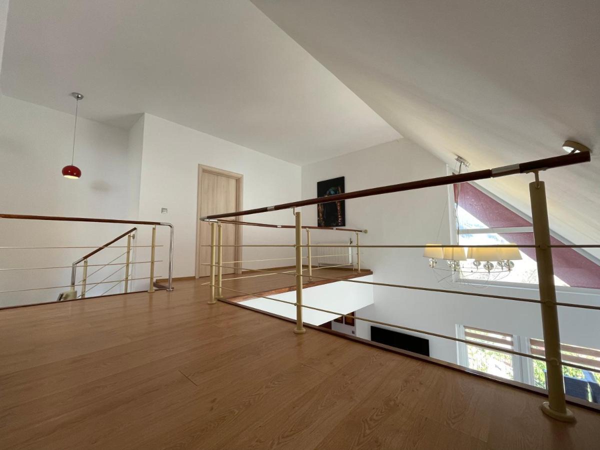 شقة Kyra Luxury Penthouse سِنايا المظهر الخارجي الصورة