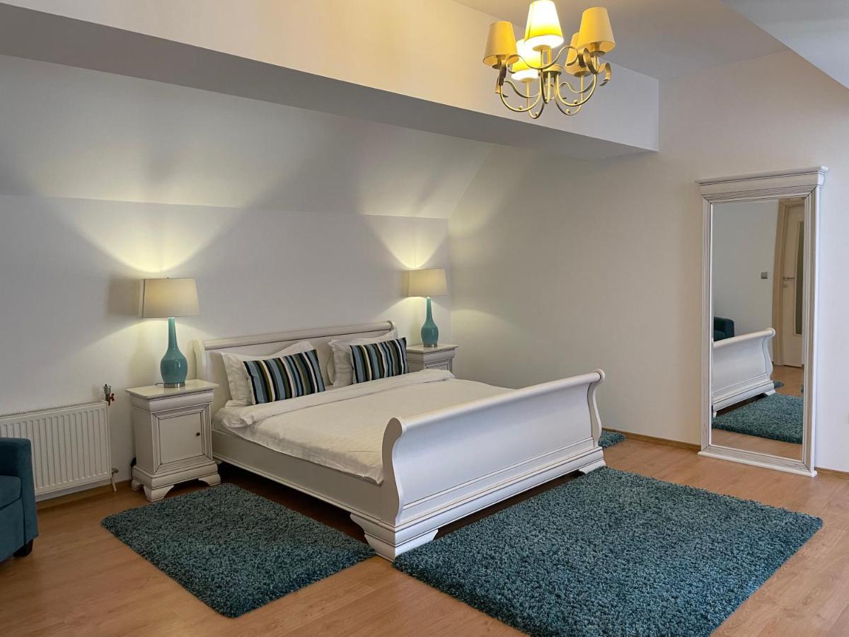 شقة Kyra Luxury Penthouse سِنايا المظهر الخارجي الصورة