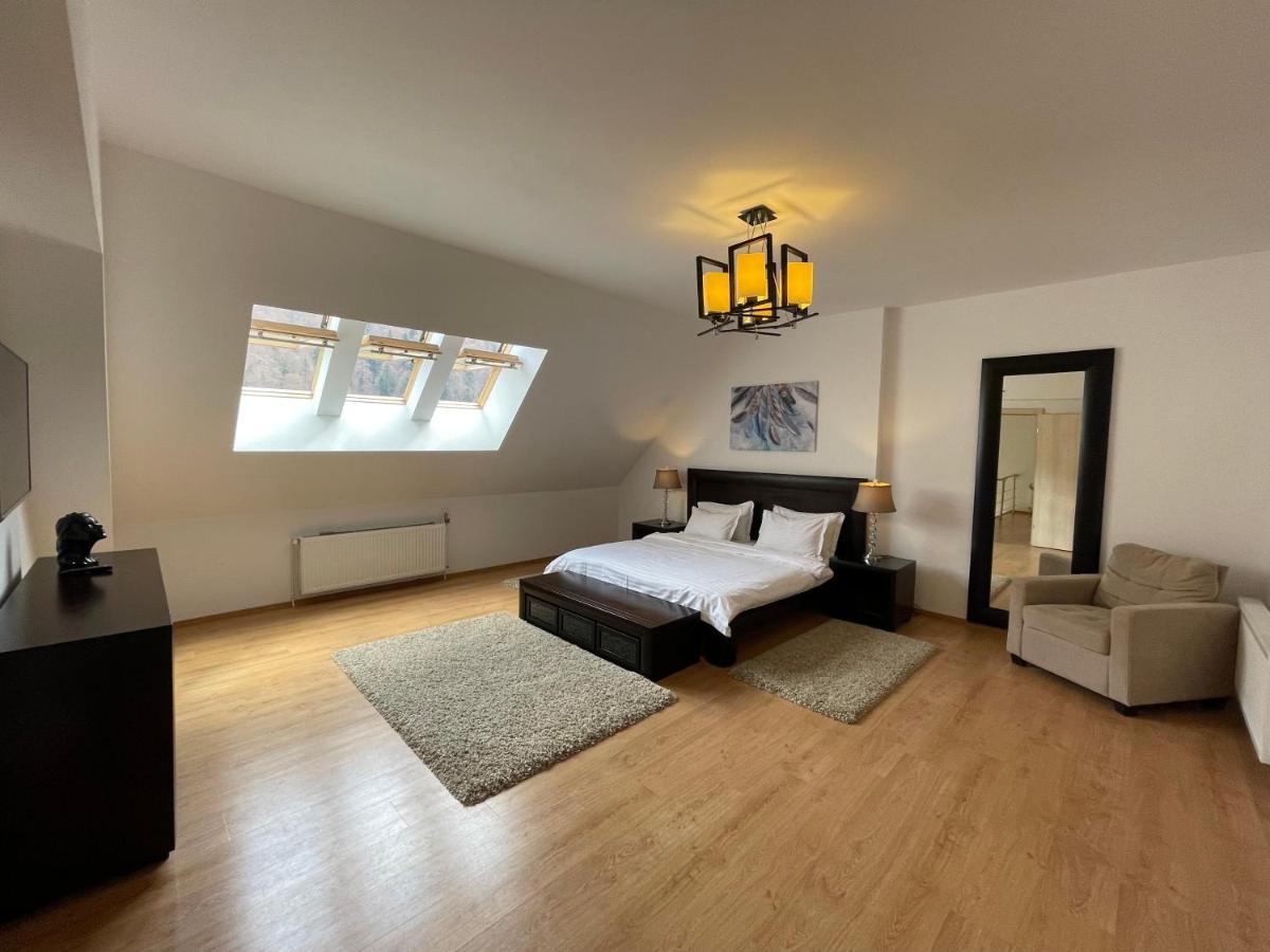 شقة Kyra Luxury Penthouse سِنايا المظهر الخارجي الصورة